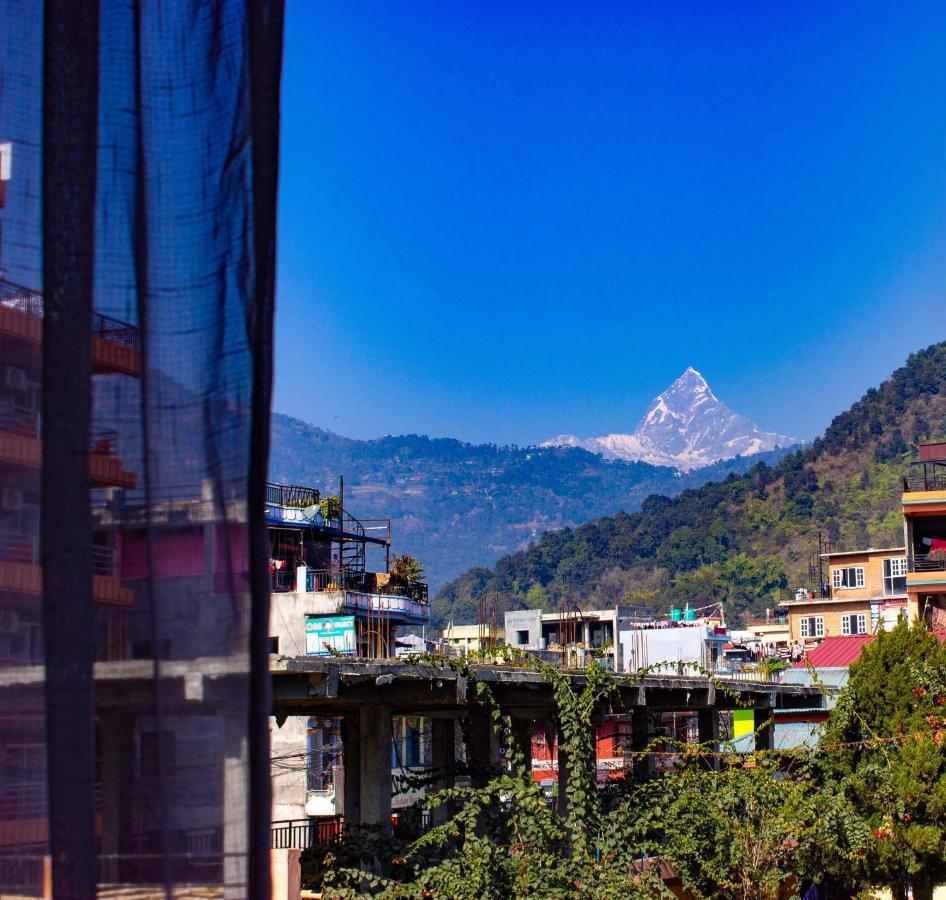 Hotel Silverline Pokhara Esterno foto