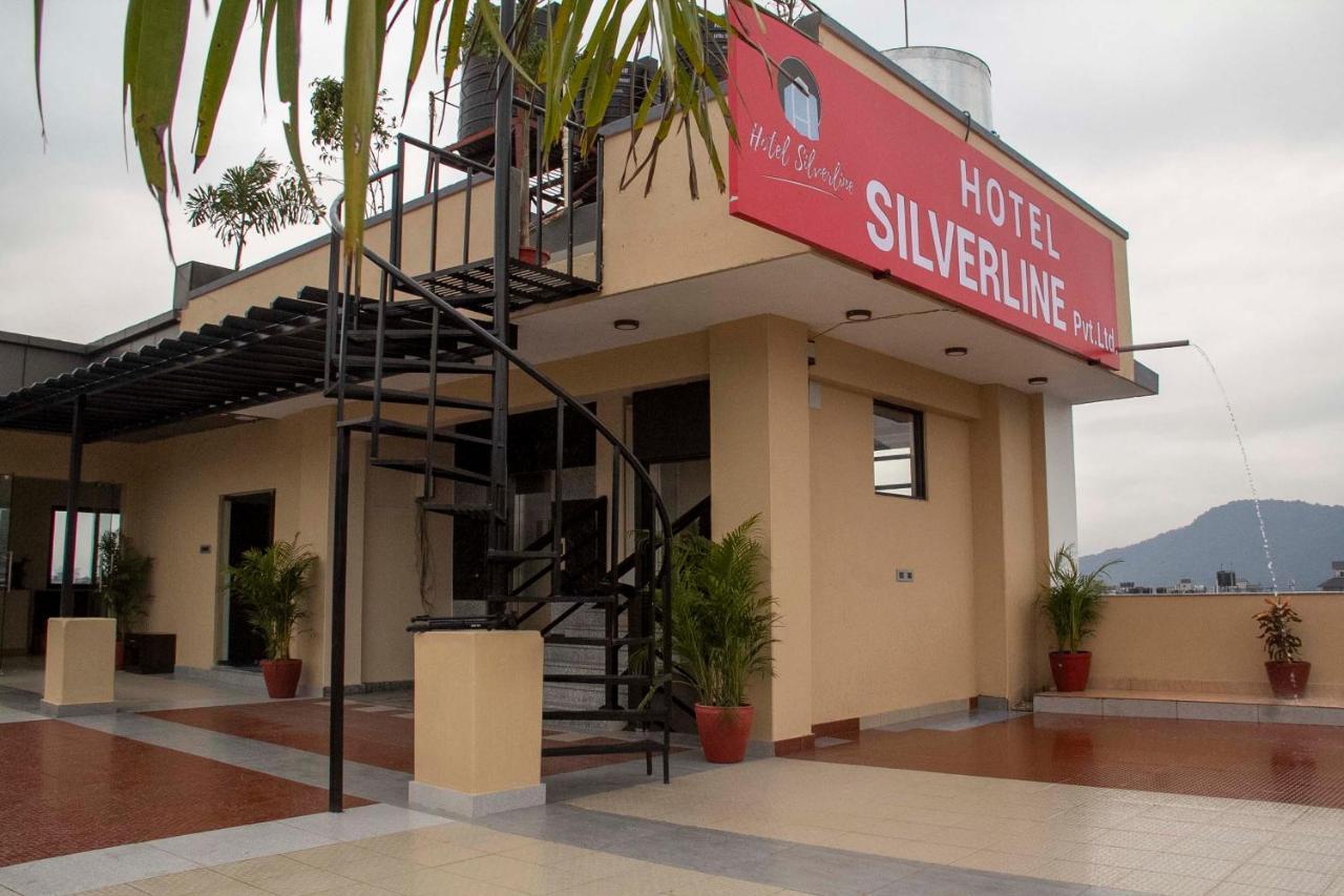 Hotel Silverline Pokhara Esterno foto