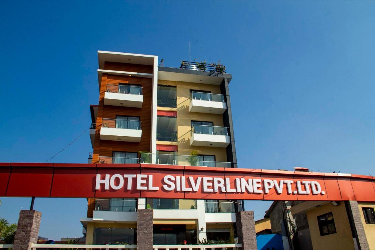 Hotel Silverline Pokhara Esterno foto